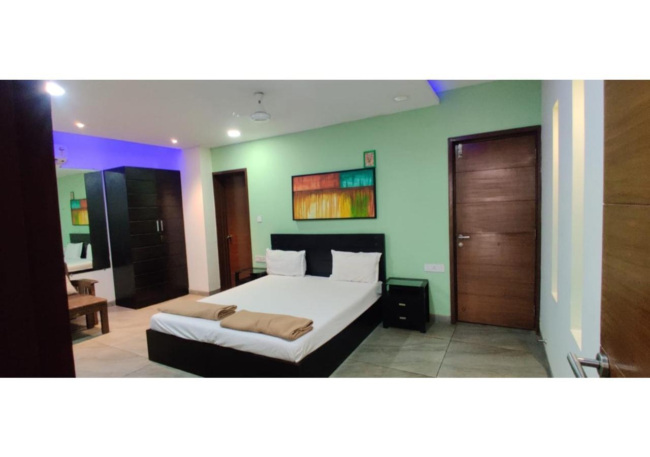 Aarju Luxurious Wave Apartment กาลังกูติ ภายนอก รูปภาพ