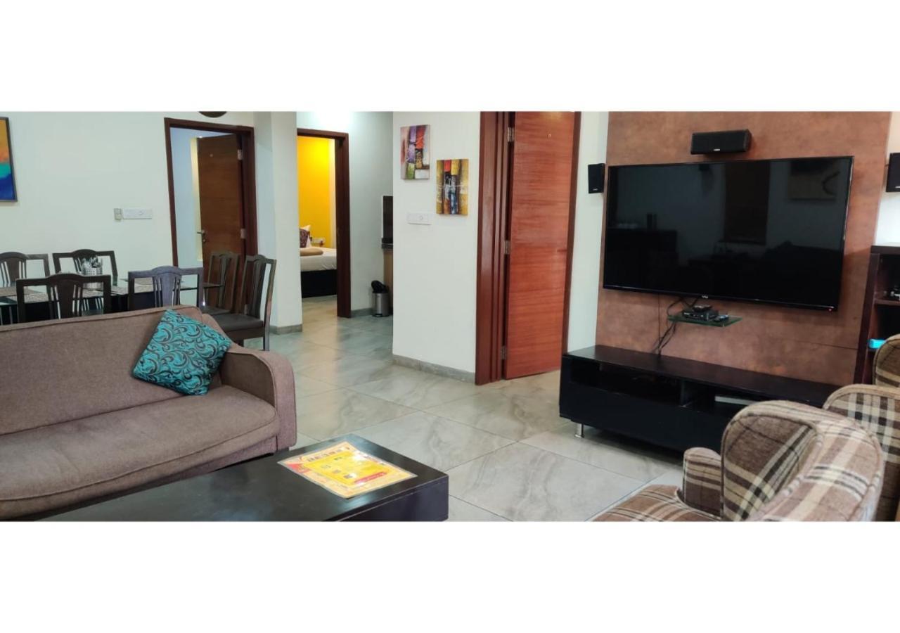 Aarju Luxurious Wave Apartment กาลังกูติ ภายนอก รูปภาพ