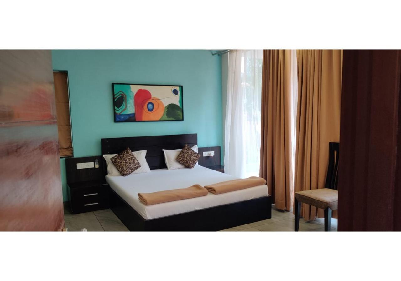 Aarju Luxurious Wave Apartment กาลังกูติ ภายนอก รูปภาพ