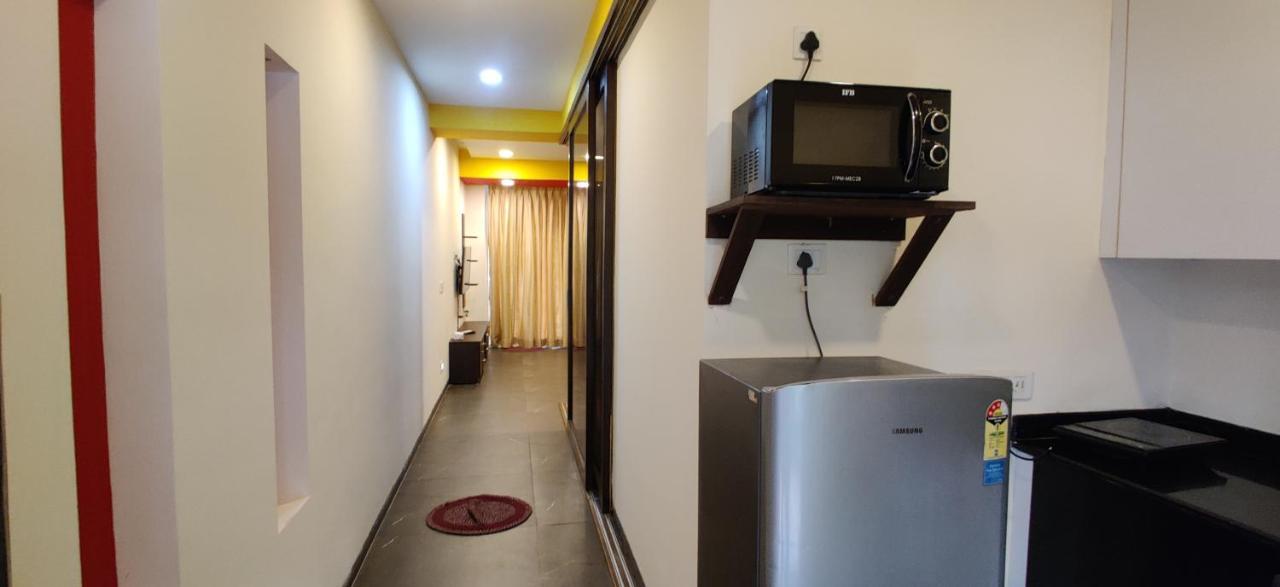 Aarju Luxurious Wave Apartment กาลังกูติ ภายนอก รูปภาพ