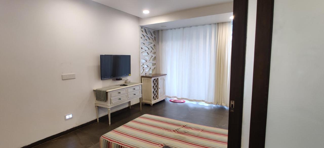 Aarju Luxurious Wave Apartment กาลังกูติ ภายนอก รูปภาพ