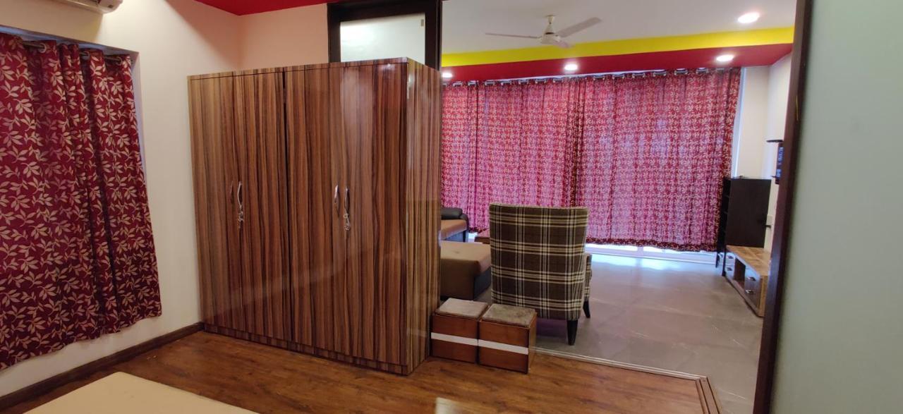 Aarju Luxurious Wave Apartment กาลังกูติ ภายนอก รูปภาพ