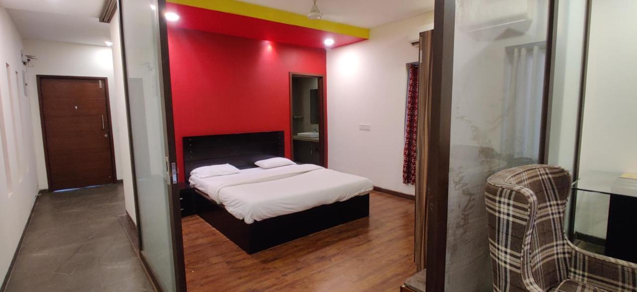Aarju Luxurious Wave Apartment กาลังกูติ ภายนอก รูปภาพ