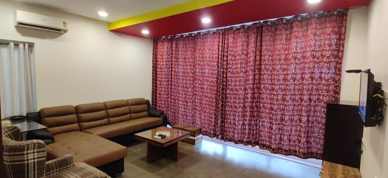 Aarju Luxurious Wave Apartment กาลังกูติ ภายนอก รูปภาพ