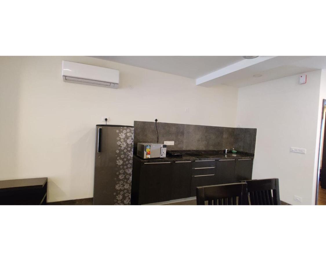 Aarju Luxurious Wave Apartment กาลังกูติ ภายนอก รูปภาพ