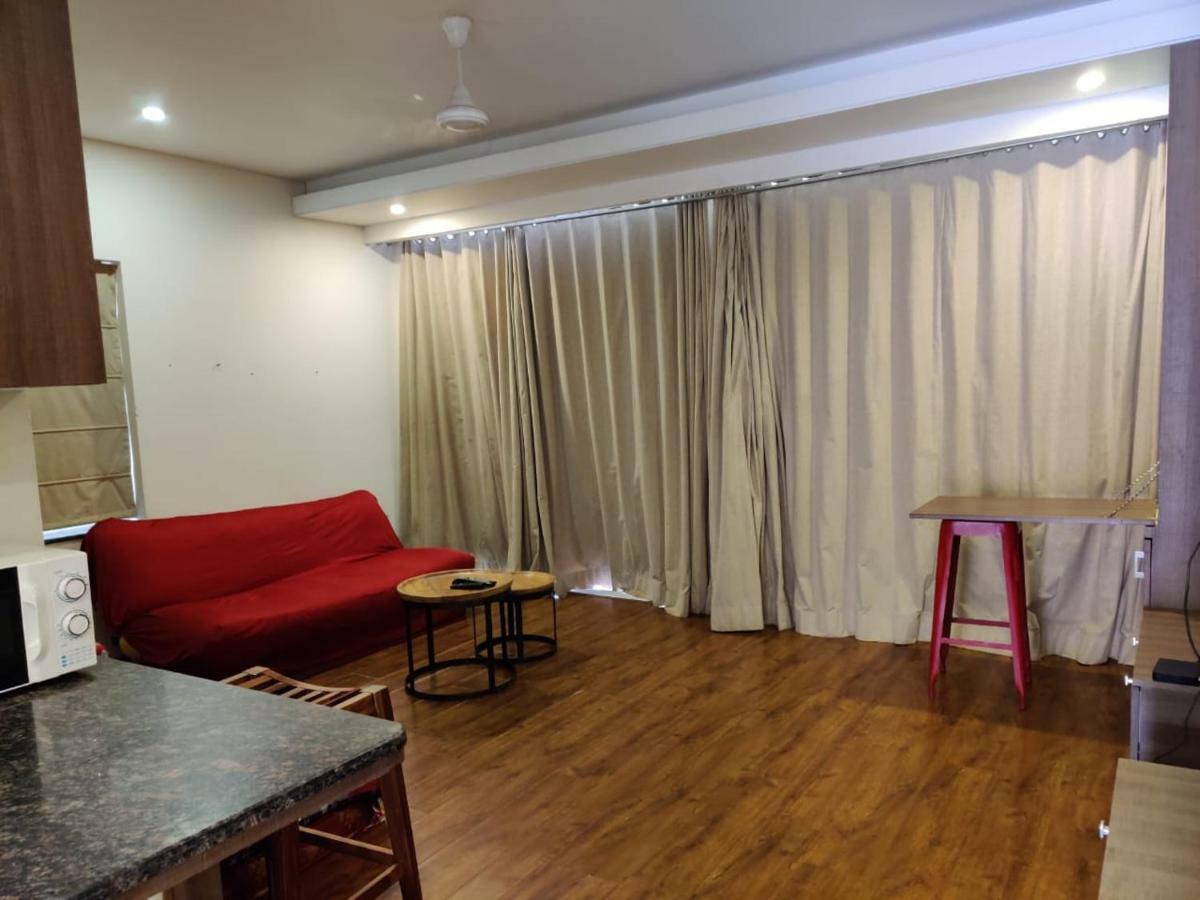 Aarju Luxurious Wave Apartment กาลังกูติ ภายนอก รูปภาพ